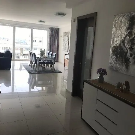 아파트 Zentrales Ruhiges Mit Meerblick