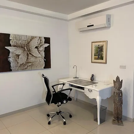 Zentrales Ruhiges Mit Meerblick Διαμέρισμα *