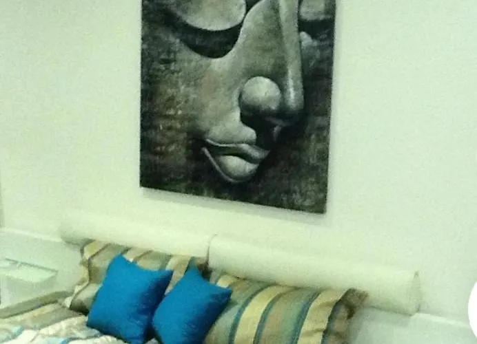 Zentrales Ruhiges Mit Meerblick