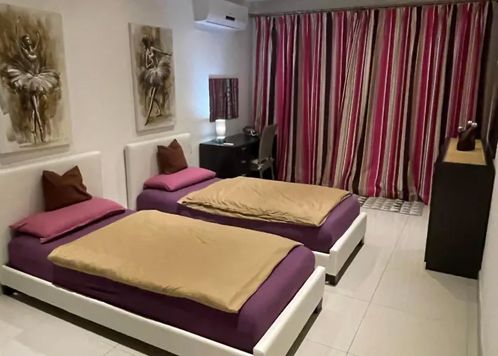 Zentrales Ruhiges Mit Meerblick