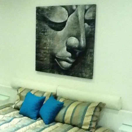 Zentrales Ruhiges Mit Meerblick